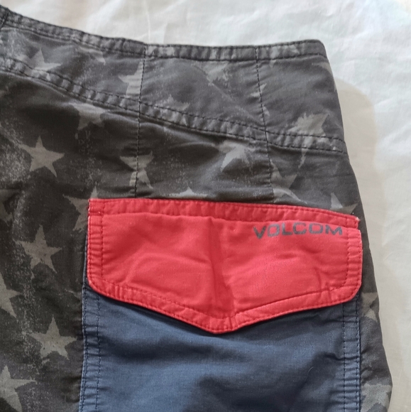 Volcom Board Shorts Sz 30 Patriotic Military Gray Flag Surf Spring Break - Picture 7 of 10